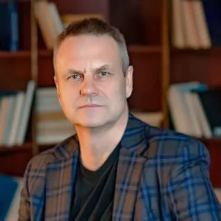 Данил Варламов